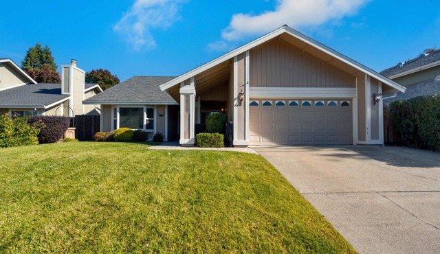 Quiet 4bdrm home with back yard