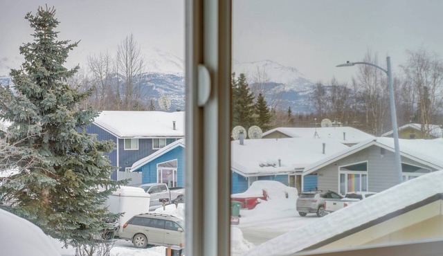 Quiet Anchorage Home: Near Parks, Hikes & Airport!