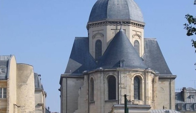 Quiet and Authentic Corner of the Marais