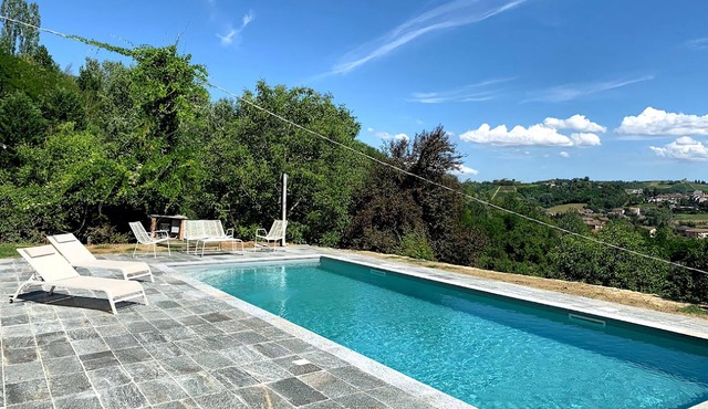 Quiet and charming location w/pool among the hills of the Monferrato area