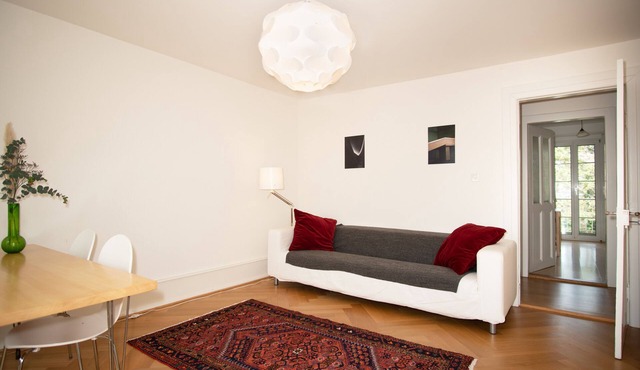 Quiet and modern apartment right next to the park