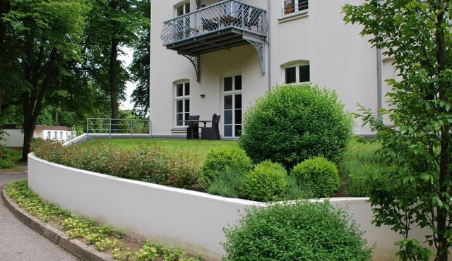 Quiet apartment in the castle with park on the Baltic Sea between Kühlungsborn and Rerik