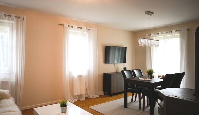Quiet apartment with garden & dogs welcome