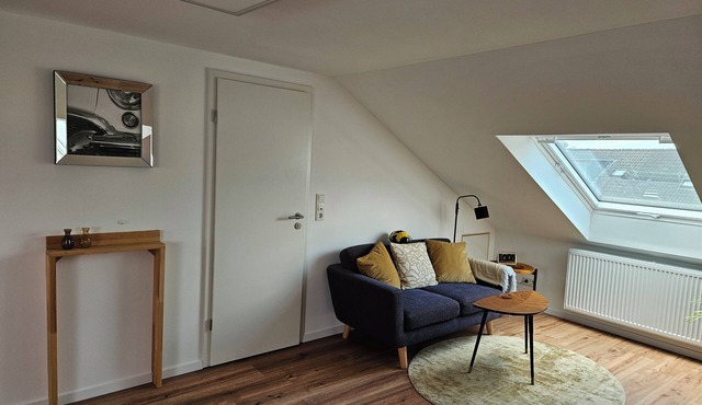 Quiet attic studio in Cologne-Holweide, a 2-minute walk to the S-Bahn station for Deutz/Messe