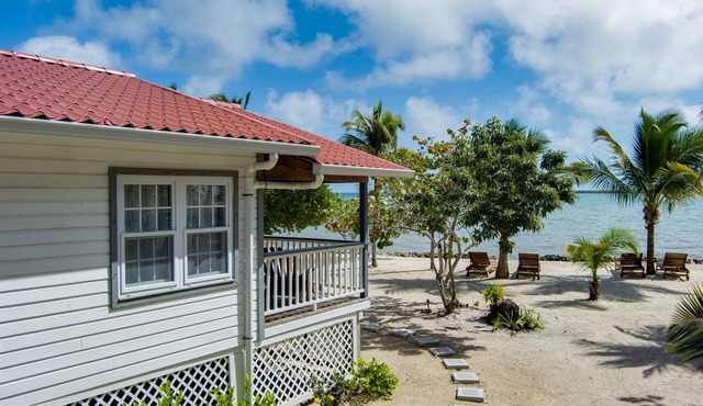 Quiet Beachfront Cabin in Maya Beach. 2BR