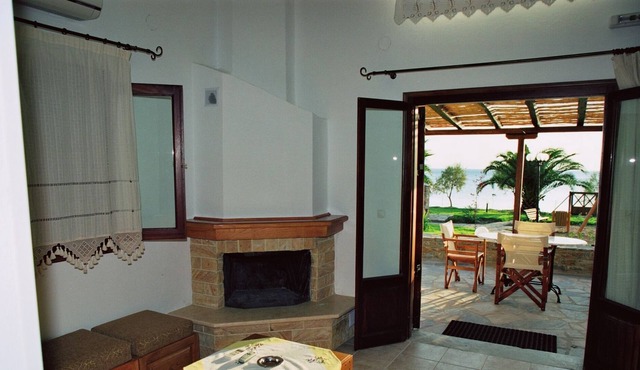 Quiet Beachside Spacious Bungalows + Amazing Seaview + Pool