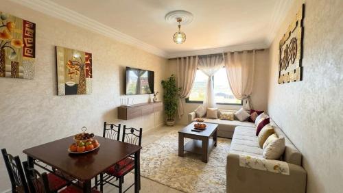 Quiet & bright stay with a view of greenery