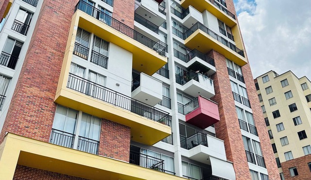 Quiet, centrally located lodging. All rooms have air conditioning and hot water.