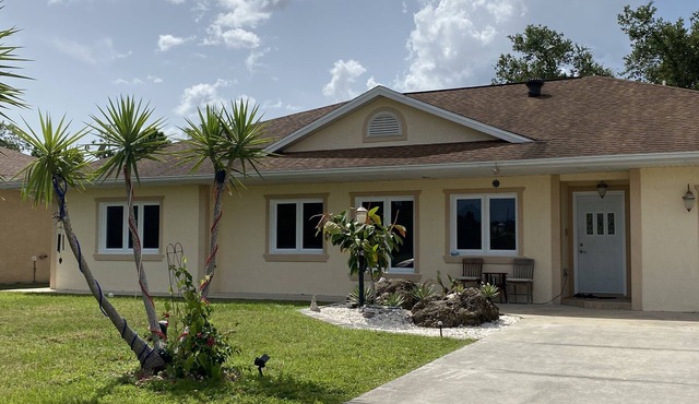 Quiet/Charming 2/2 retreat in North Port, Warm Mineral Springs