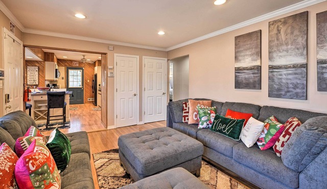 Quiet Commack Cottage w/Pool, 8 Mi to Beach!