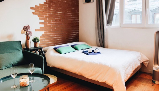 Quiet, cozy studio 2 minutes from the Eiffel Tower