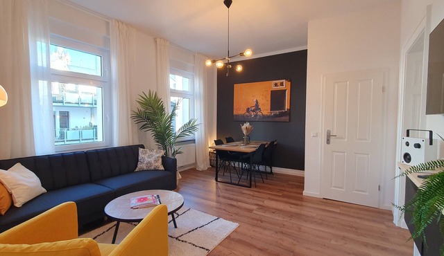 Quiet Design Apartement Near Main Station
