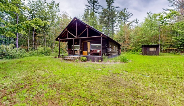 Quiet dog-friendly home with screened porch, deck, & firepit - golf nearby