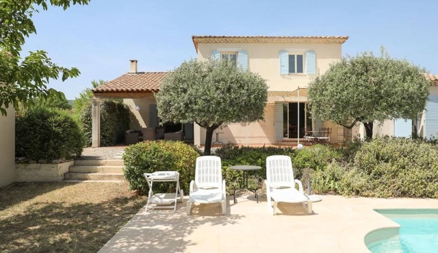 Quiet family friendly vacation home for 6 to 10 pers.