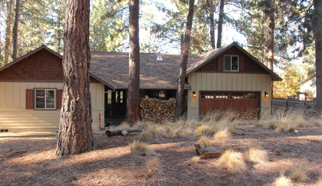 Quiet Forest Retreat, 10min from Old Mill
