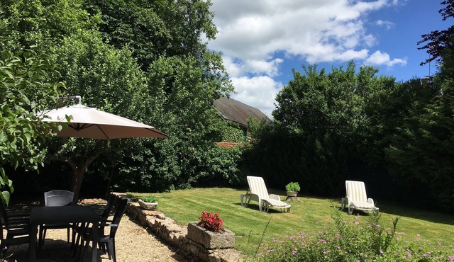 Quiet country house, enclosed grounds, in the Morvan Park, ideal for a couple