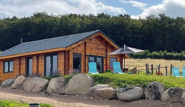 Quiet chalet with superb unobstructed view of the Morvan mountains