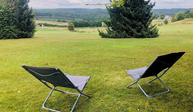 Quiet gîte between hills and forest. Sauna and pets welcome.