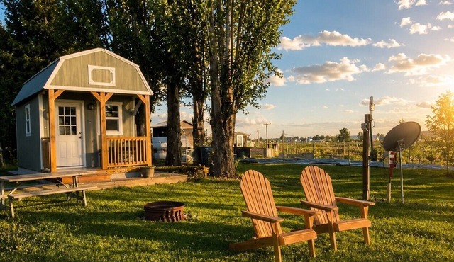 Quiet Glamping Barn on a Working Farm with Fire Pit and Open Views