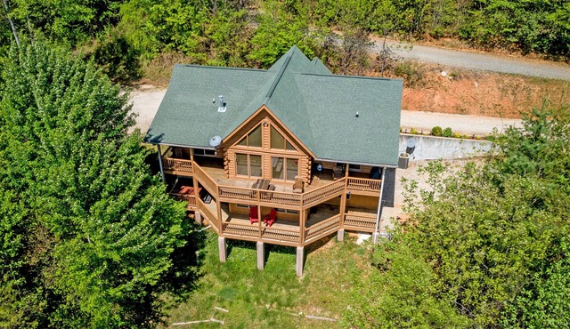 Quiet Haven Mountain Top Cabin - 3 Bedroom Cabin w/Breathtaking Views