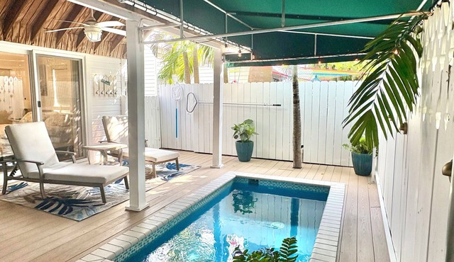 Quiet Hidden Bungalow in Old Town With Pool