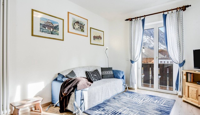Quiet Holiday Apartment "Ciasa Christina" with Wi-Fi, Balcony and Mountain View