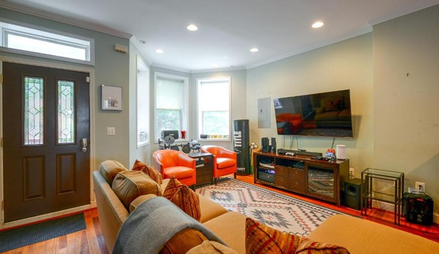 Quiet Home in Walkable Area: 3 Mi to National Mall