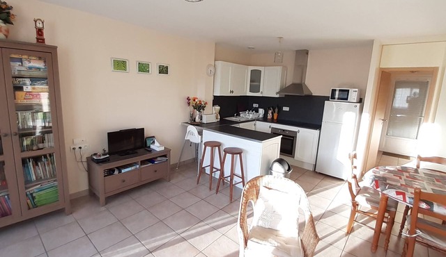 quiet house 500m from the beach and golf 100m