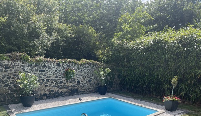Quiet house with heated pool 7 minutes from the sea.
