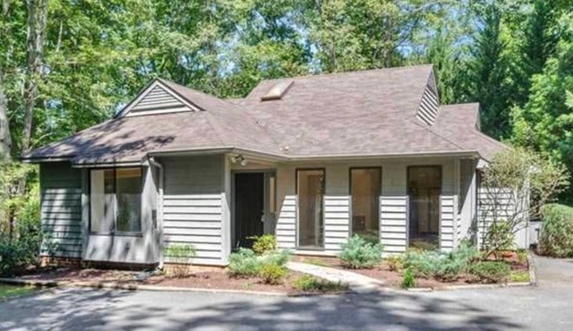 Quiet location & Spacious 1-Story House—near trails & 4 mi from DT.
