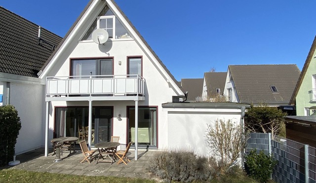 Quiet location, vacation apartment with terrace and garden - Ferienhaus Solamar FeWo EG