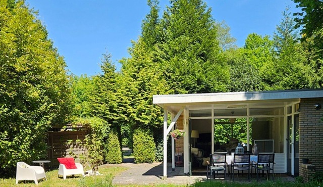 Quiet location with enclosed garden offering plenty of privacy, pets welcome.
