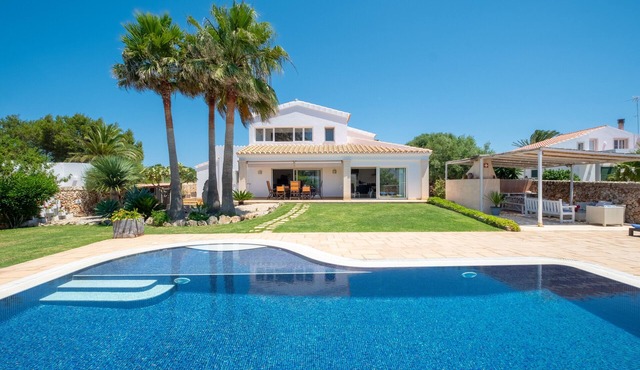 Quiet location with pool - Casa Abatzer