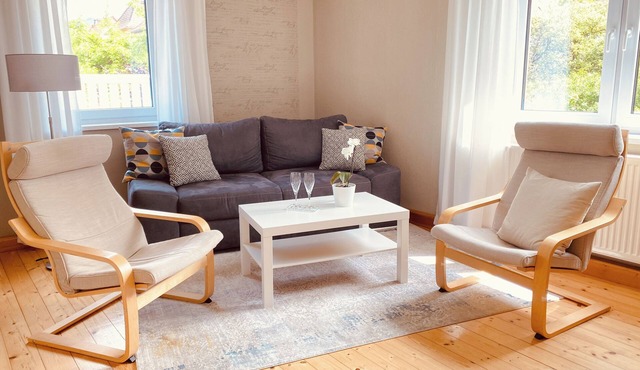 Quiet, modern & close to the old town!