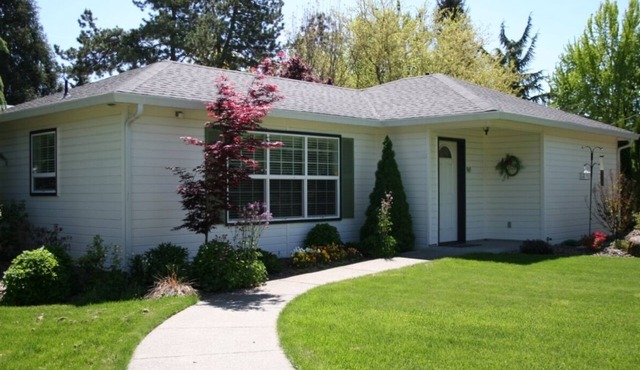 Quiet, Modern, Cottage