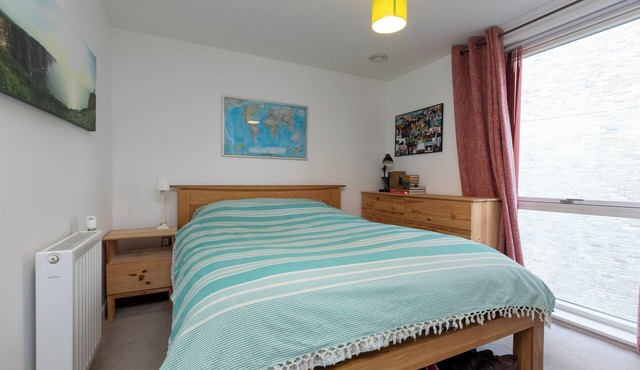Quiet modern flat close to Londons top attractions