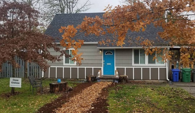 Quiet Neighborhood, Full Home Next to Park and Bike Path