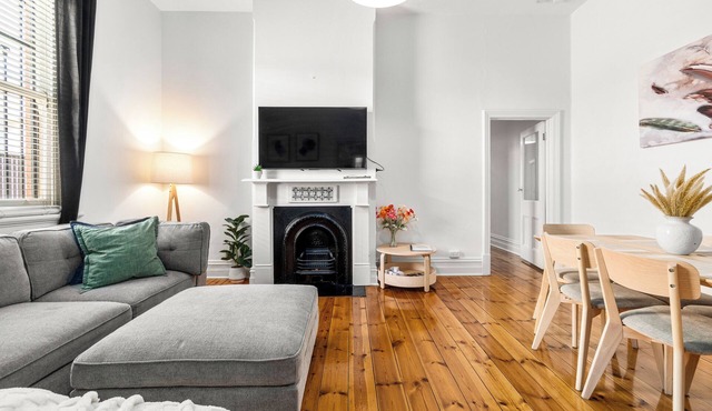 Quiet North Adelaide Home near Oval, City & Hospital