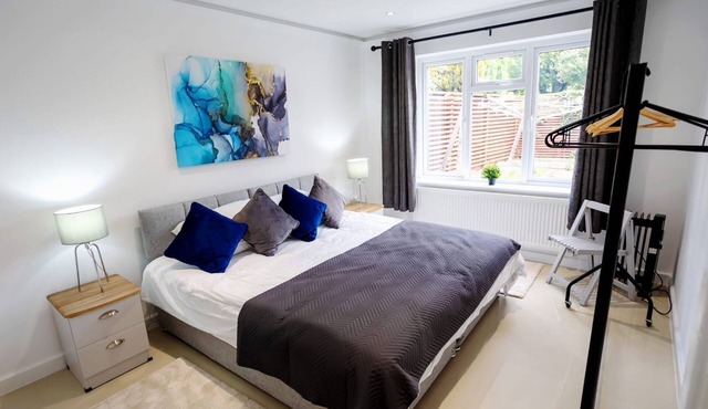 Quiet Nottingham Stay|500 Mbps Wi-F |Free Parking - Pass the Keys