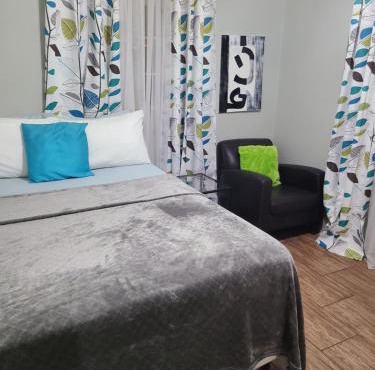 Quiet Oasis It's spacious and elegantly designed
