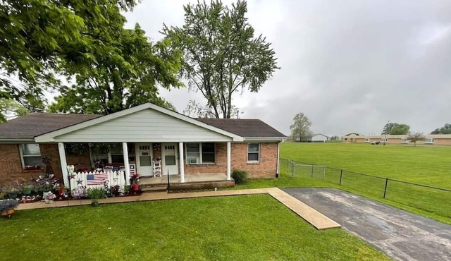 Quiet, Peaceful Home in Franklin, Sleeps 6!
