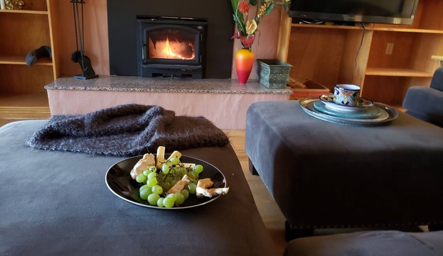 Quiet private garden home 2 queen brms, huge kitchen. Feel right at home.