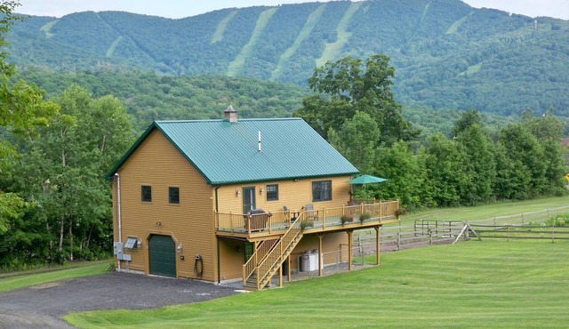 Quiet & private small horse farm only 1.5 miles to Jiminy Peak. Dog friendly.