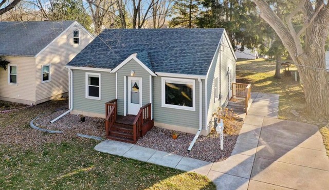 Quiet property on dead-end street in a historic neighborhood nearby parks and walking trails