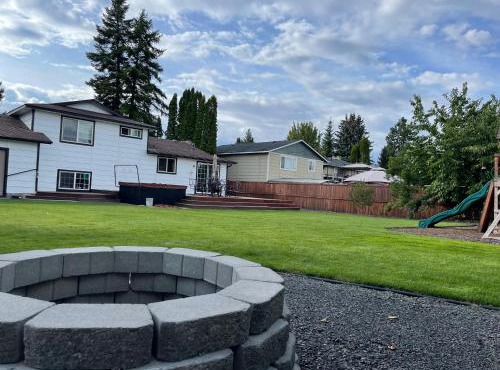 Quiet Retreat with Hot Tub, Pool Table and Spacious Yard