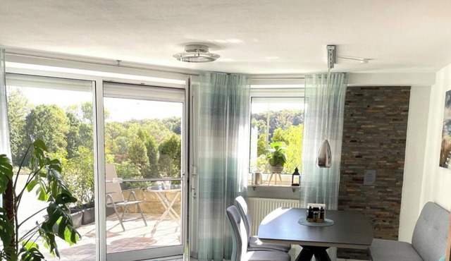 Quiet south-facing apartment with terrace, bathing lake within walking distance