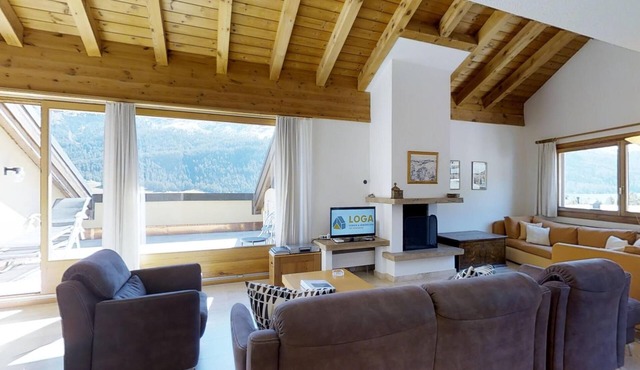 Quiet, spacious and bright 3 ½-room apartment on two storeys on the 3rd floor, c