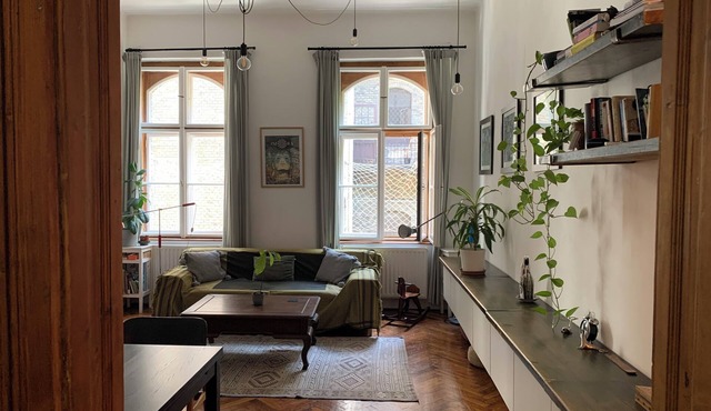 Quiet, spacious flat by Central Market, great location, great neighbourhood