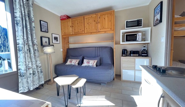 Quiet studio in Notre-Dame-de-Bellecombe with private parking