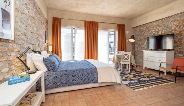 Quiet Studio Apartment with Garden in Farmhouse